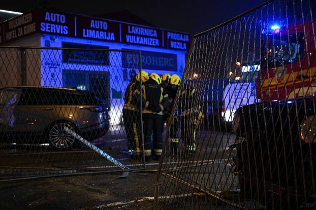 Zagreb: Auto se zaletio u izlog u Maksimirskoj ulici