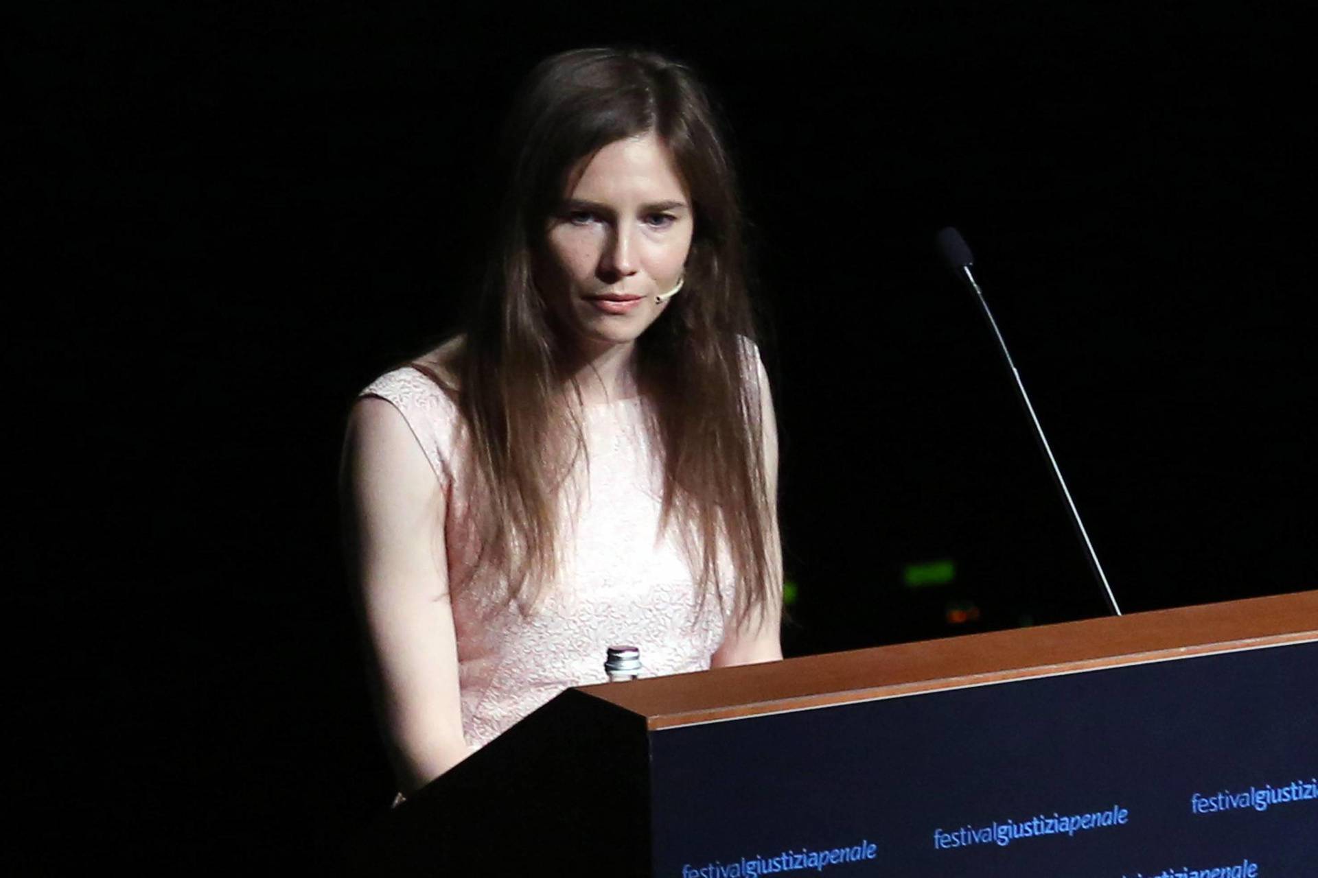 AMANDA KNOX DURING ITS INTERVENTION AT THE FESTIVAL OF CRIMINAL JUSTICE