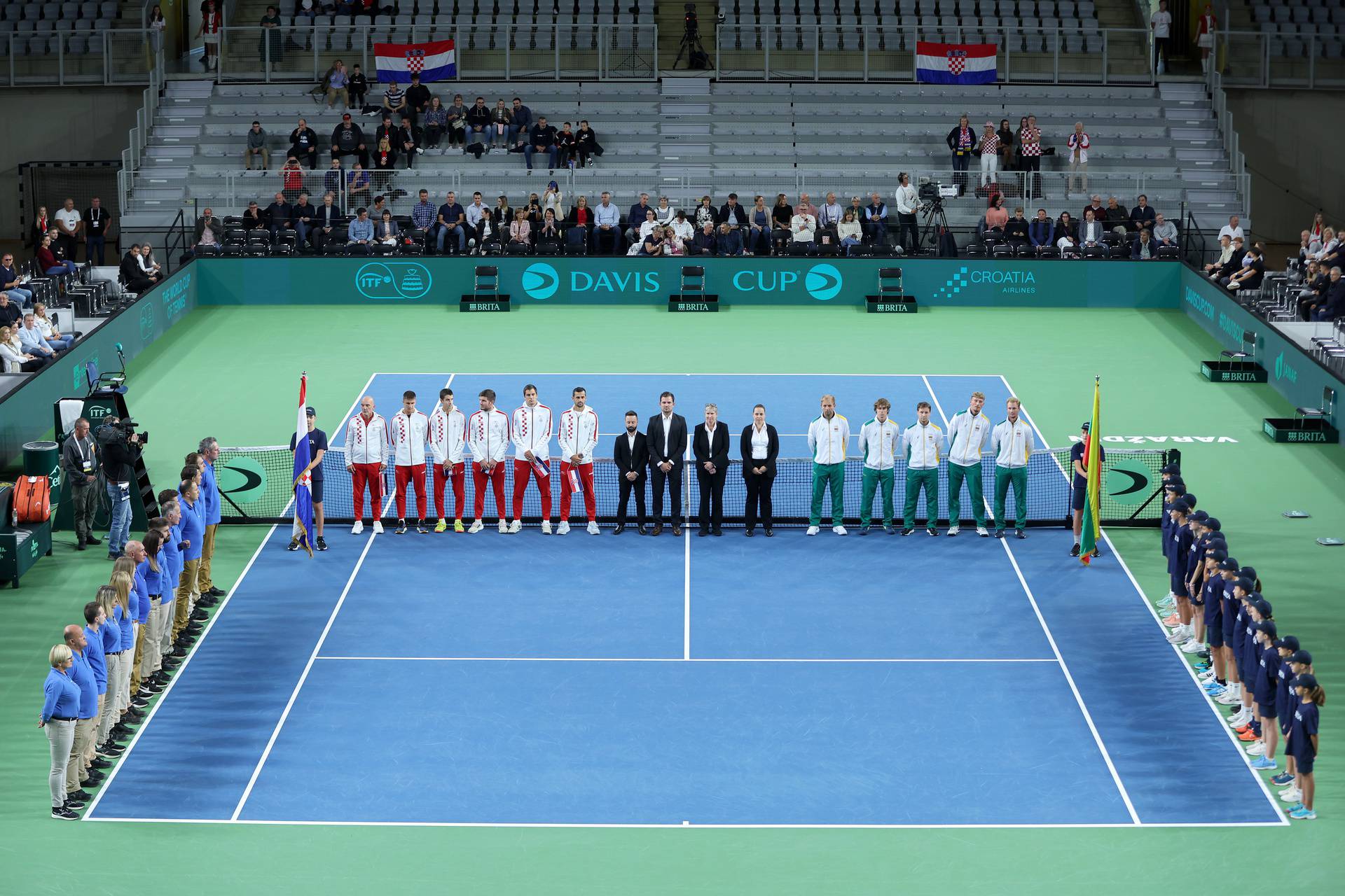 Varaždin: Borna Gojo i Vilius Gaulbas u prvom meču Davis cupa između Hrvatske i Litve