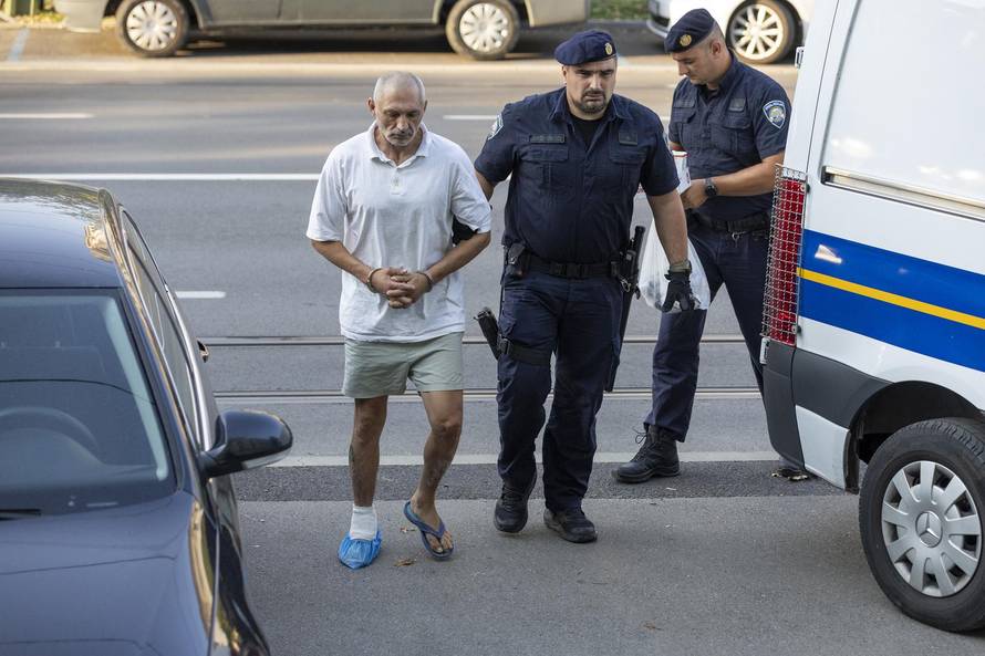 Osijek: Privođenje osumnjičenog za ubojstvo supruge u mjestu Tenja