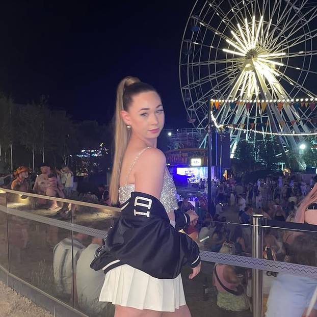 FOTO 'Dečki me u školi nikad nisu primjećivali, a danas ne mogu skinuti pogled s mene'