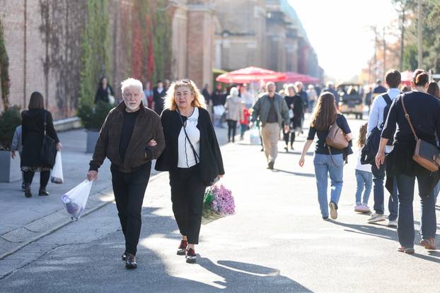 Zagreb: Svi sveti groblja poznatih osoba