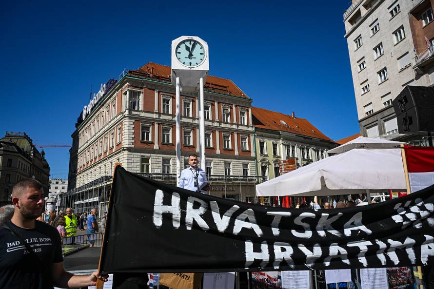 Zagreb: Održan "Prosvjed za spas hrvatske kulture, ne uvozu stranih radnika"