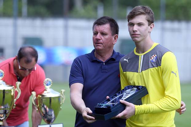 Zagreb: Slavlje i dodjela pehara igra?ima Dinama ,pobjednicima turnira "Mladen Ramljak"