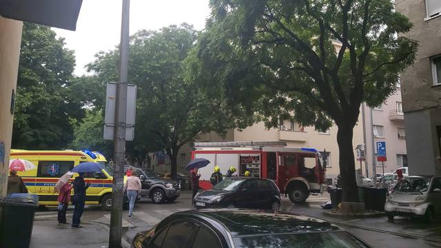 Sudar u Centru Zagreba, ženu iz automobila izvlačili vatrogasci