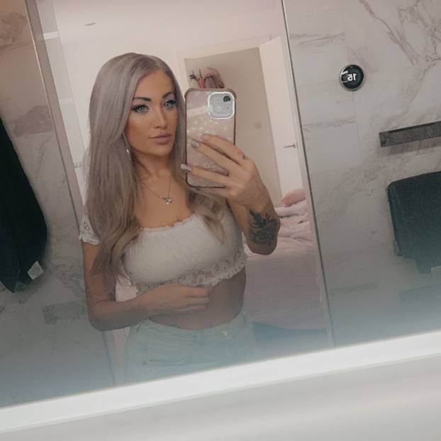 FOTO Britanka ostavila klizaljke i bacila se na stranicu za odrasle i tvrdi da joj je to spasilo život