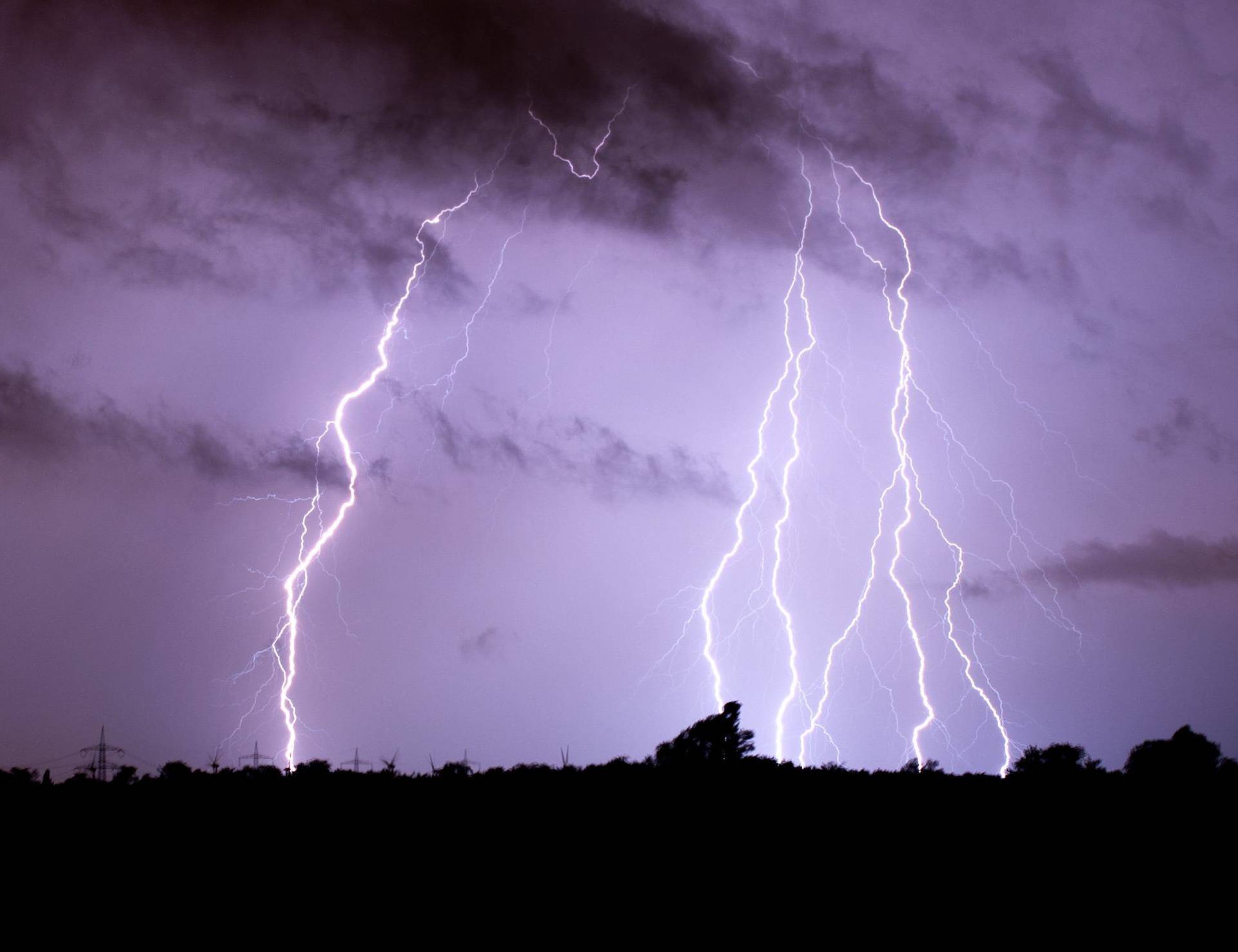 Violent thunderstorms in parts of western Germany