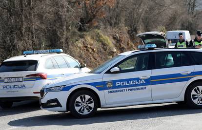 Motorom divljao po Šibeniku pa udario u auto, teško je ozlijeđen
