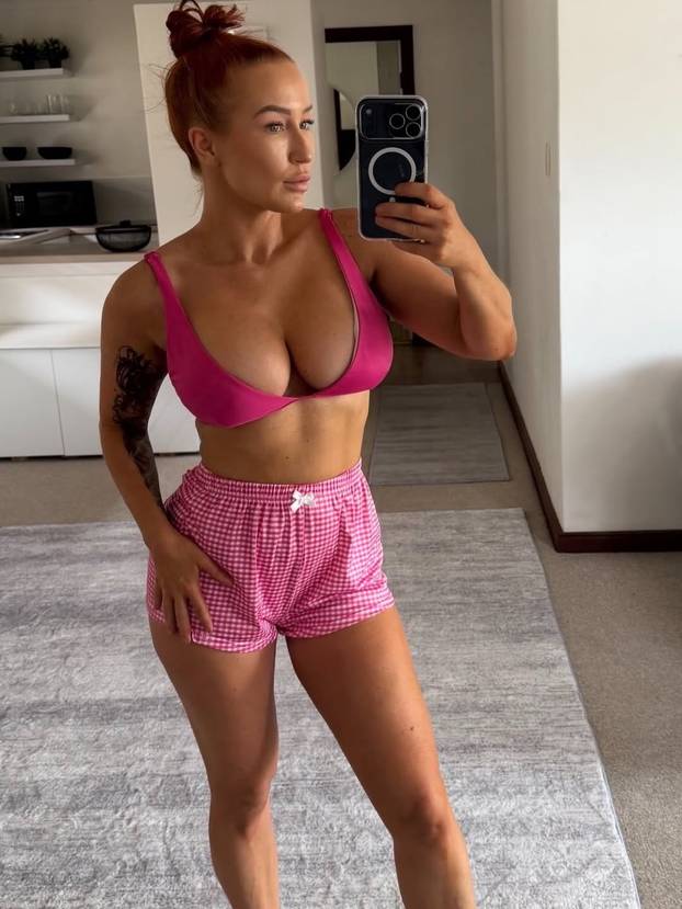 FOTO Bujna Hayli (38): Frajeri mojih godina su dosadni, ne žele zabavu. Ja volim mlađe...'