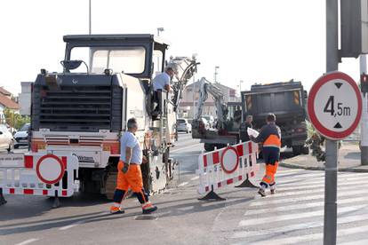 FOTO Prometni kaos u najavi: Kreće obnova kolnika na istoku Zagreba, zatvaraju jednu traku