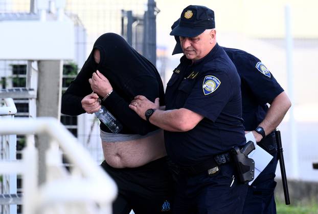 Zagreb: Dovođenje osumljičenika za ubojstvo u Dubravi 