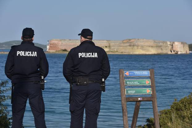 Šibenik: Policija zatvorila šetnicu u kanalu sv. Ante zbog mogućnosti okupljanja građana