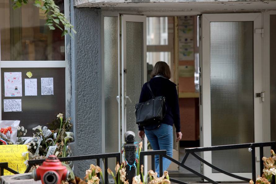 Beograd: Prvi put nakon stravičnog masakra učenici došli na nastavu u OŠ 'Vladislav Ribnikar' 