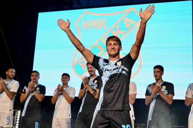 FOTO Euforija u Rijeci ne staje! Pogledajte kako je izgledalo predstavljanje novih dresova