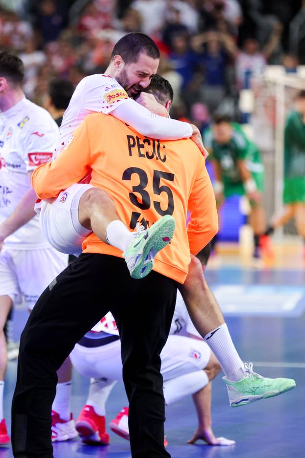 Zagreb: Slavlje rukometaša Hrvatske nakon pobjede nad Mađarskom i prolaska u polufinale Svjetskog prvenstva