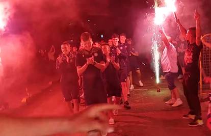 VIDEO 'Šampioni!' Hajdukovci imali vatreni doček u srcu Bosne