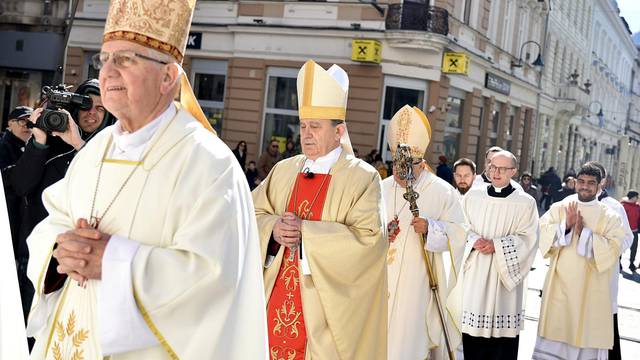Sarajevo: Liturgijsko predstavljanje vrhbosanskog nadbiskupa i metropolite mons. Tome Vukšića