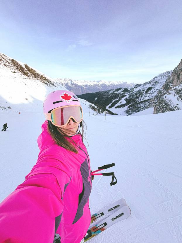 FOTO Bivša olimpijska klizačica otvorila platformu za odrasle...
