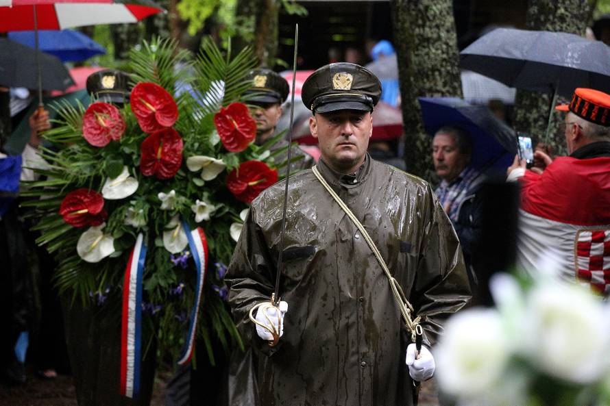 SoÅ¡ice: Komemoracija pokraj jame Jazovke za Å¾rtve koje su ubili partizani