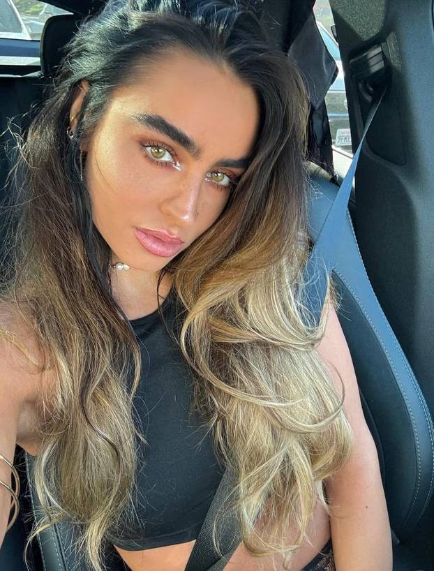 FOTO Zovu je boginjom tangica: 'Je li ovo naj guza interneta?'