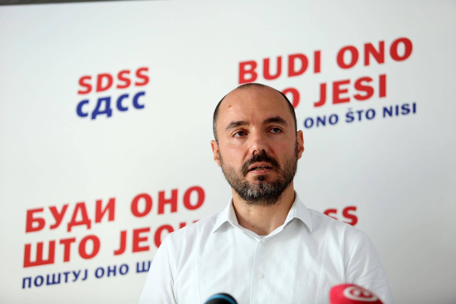 Zagreb: Milorad Pupovac o transparentu navijača koji je zgrozio Hrvatsku
