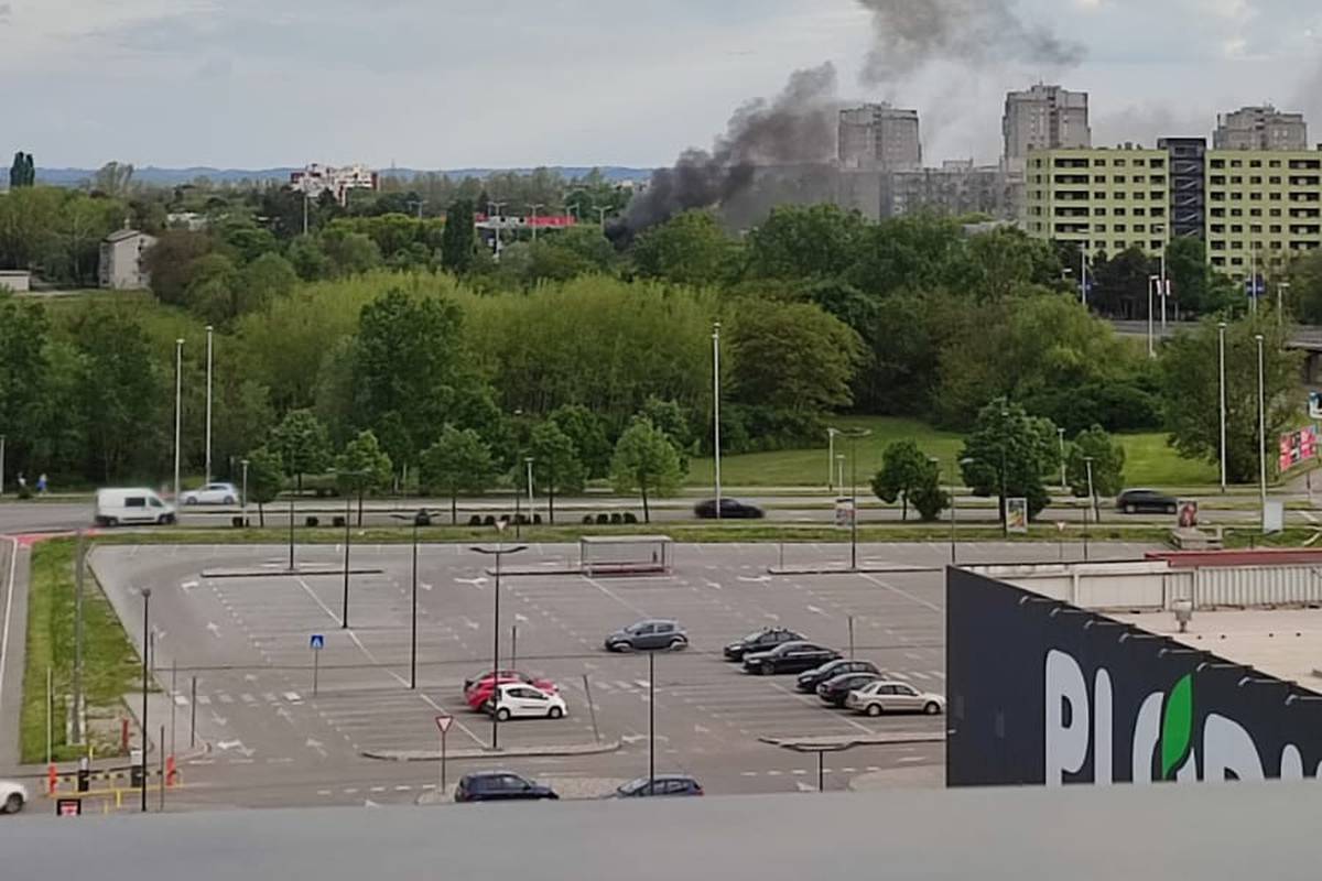 VIDEO Crni gusti dim u Novom Zagrebu: Gori glomazni otpad