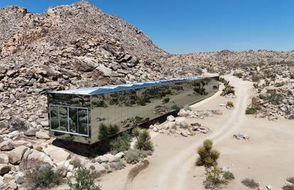 U pustinji prodaju 'nevidljivu kuću'. Cijena? Boli glava...