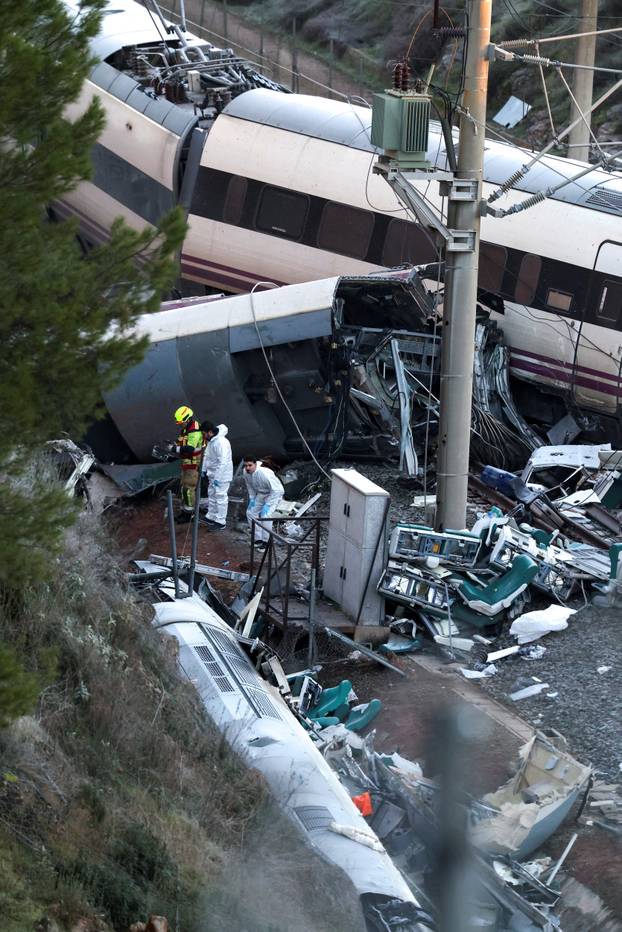 Two high-speed trains derail in Spain