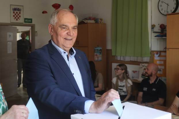 Solin: Aktualni župan Blaženko Boban glasovao je u drugom krugu lokalnih izbora 