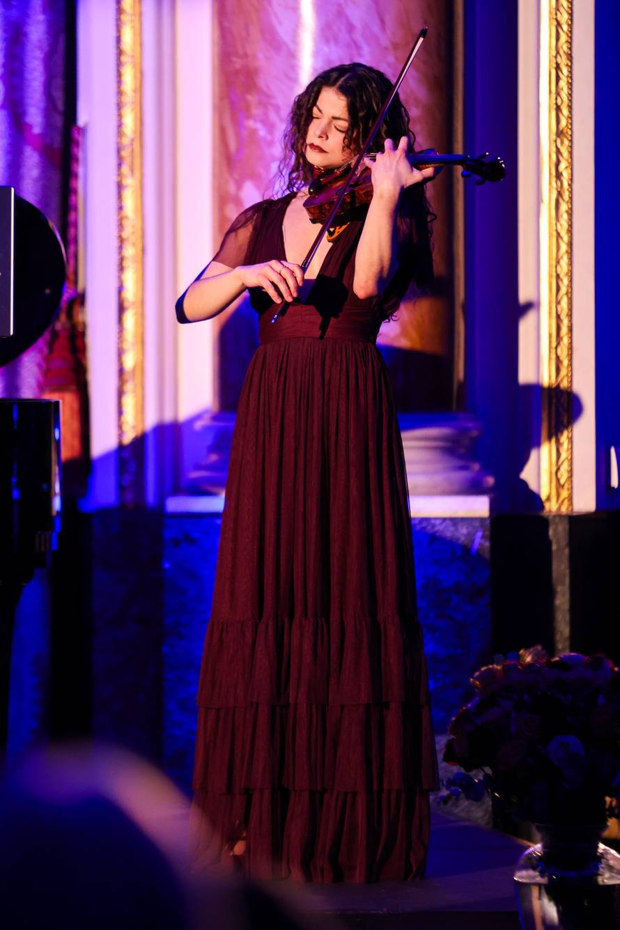 Iva Todorić, nakon što je bila na koncertima Ace Pejovića i Lepe Brene, došla slušati klasiku...