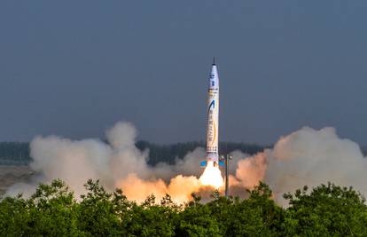 I Kinezi se otvaraju: U svemir lansirali prvu privatnu raketu