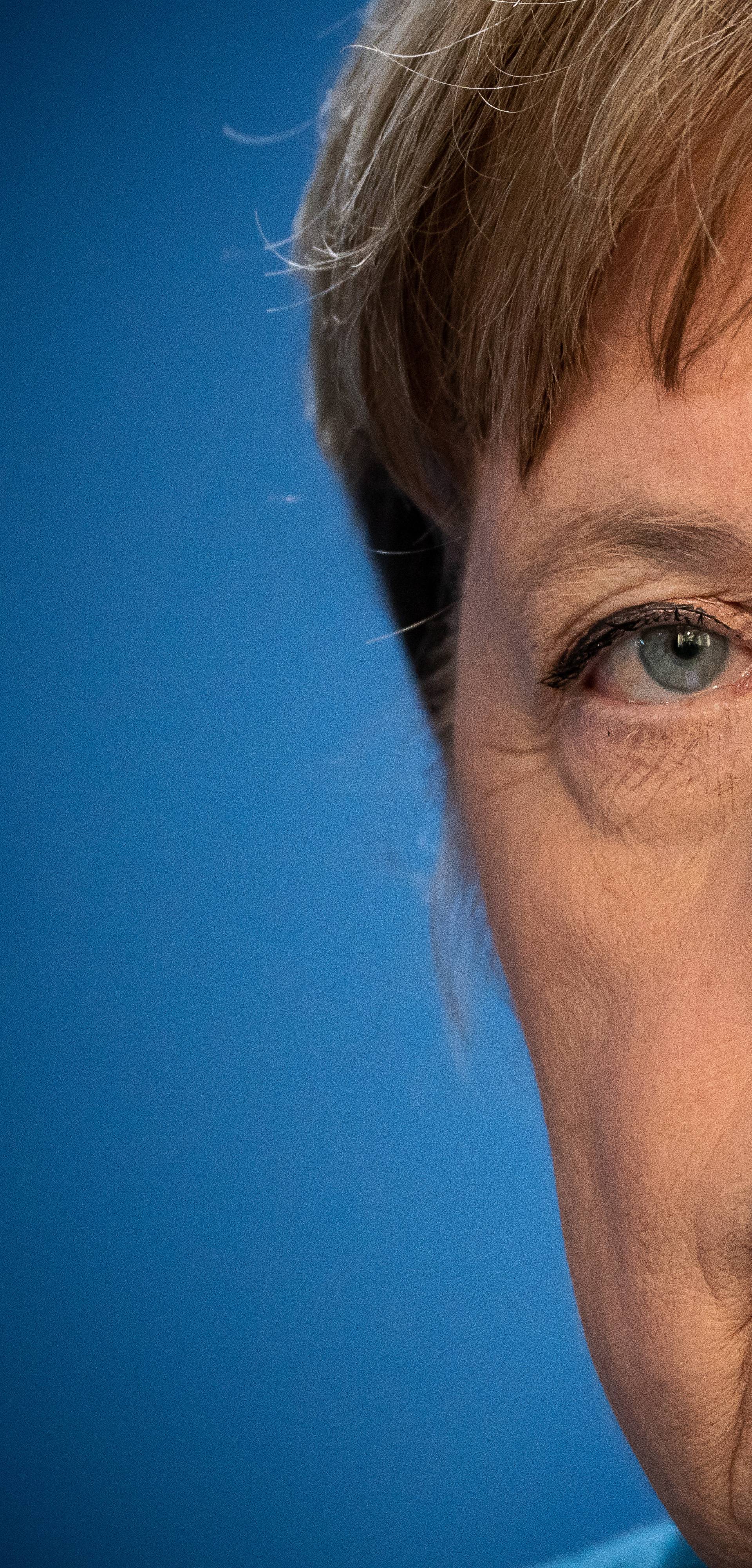 Halo, Frau Merkel na telefonu; 'Nemoj me za*ebavat, radim!'