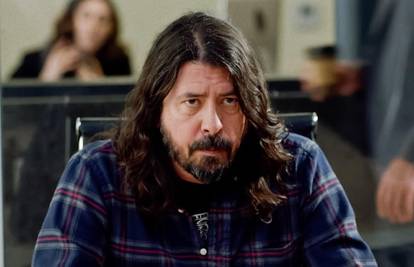 Pjevač dobrog srca: Dave Grohl je 16 sati pripremao više od 500 porcija roštilja za beskućnike...