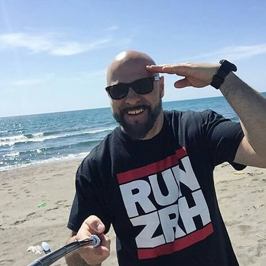 Frenki i Nered tuguju: Gru je hitovima obilježio devedesete