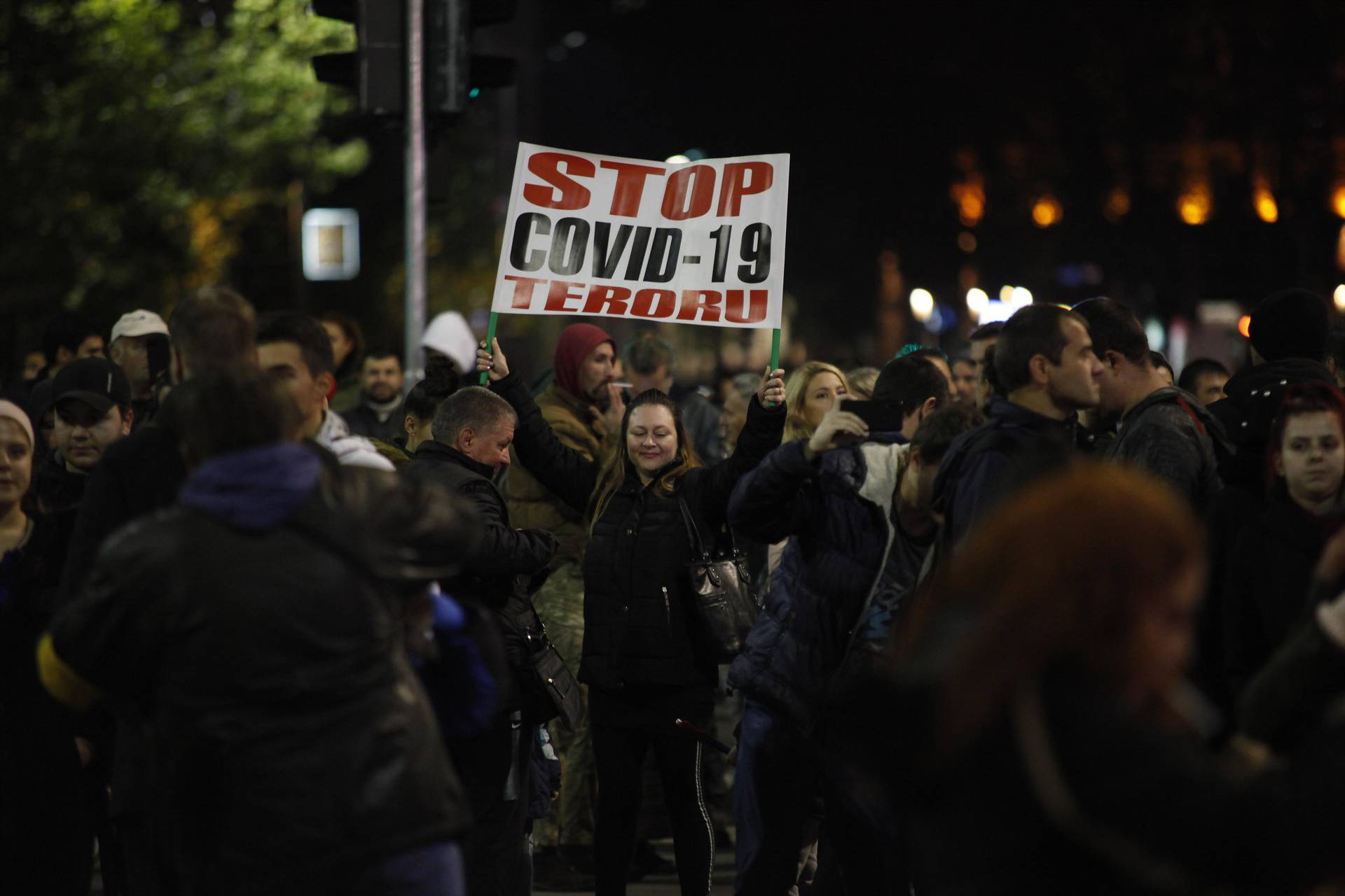 Prosvjedi na ulicama Beograda zbog uvođenja covid potvrda 