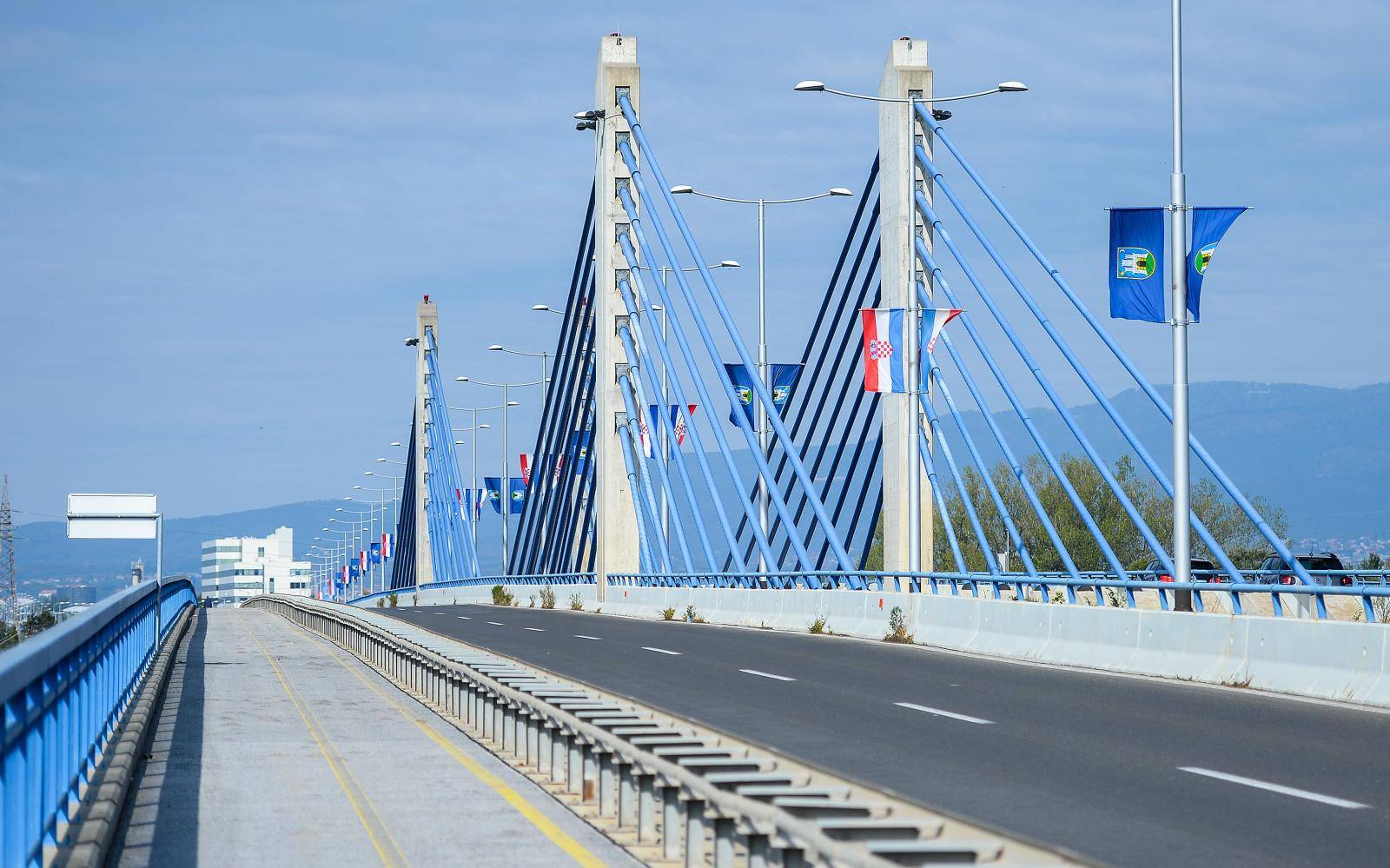 Zagreb: Nogostup i biciklistiÄka staza na Domovinskom mostu prepune su kvrga