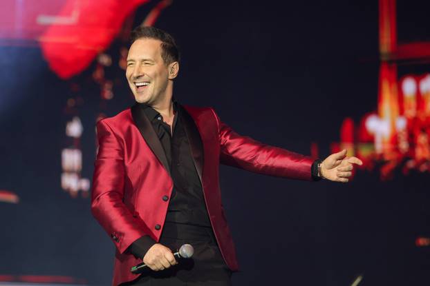 Zagreb: Peđa Jovanović održao koncert u Areni