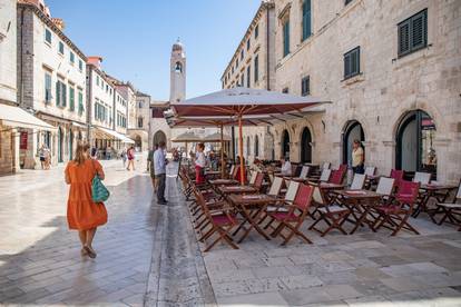 Dubrovnik: Malobrojni turisti u staroj gradskoj jezgri