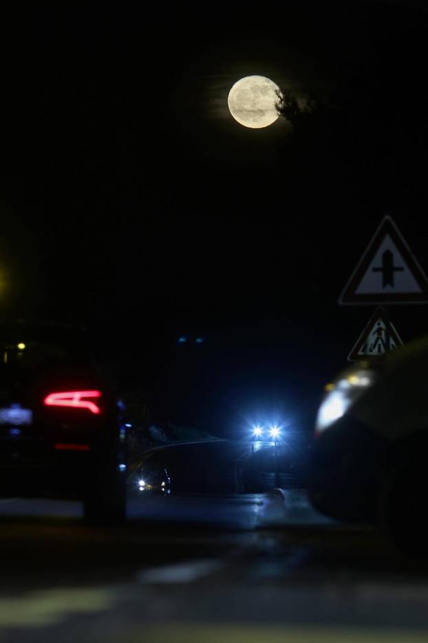 Kožino: Puni svibanjski cvjetni Mjesec