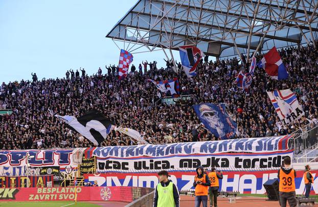 Stadion Poljud popunjen navijačima na utakmici Hajduk - Dinamo