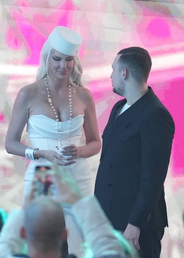 Beograd: Jelena Karleuša dolazi na snimanje novogodišnjeg programa 