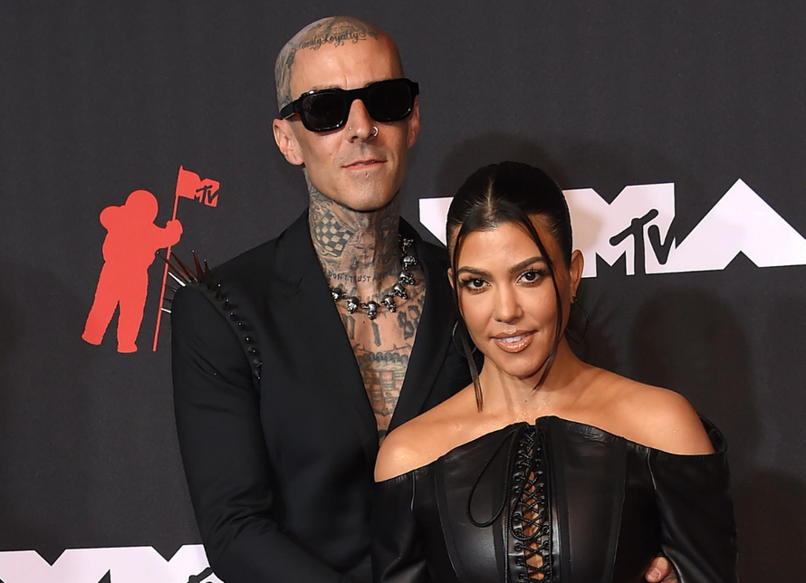 Travis i Kardashianka podsjetili fanove na Romea i Juliju: 'Umro bih za tebe! Ne, ja bih za tebe!'