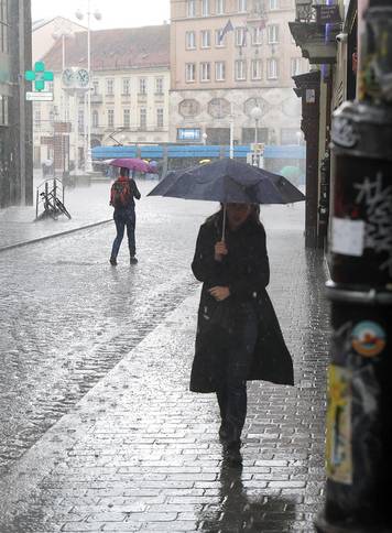 Zagreb: Jaka tuča pogodila Zagreb