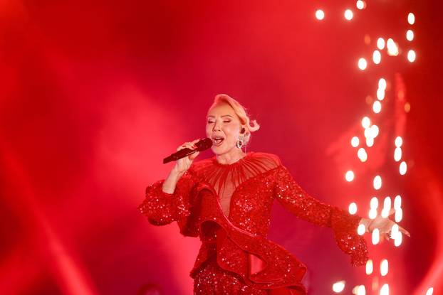 Lepa Brena održala drugi koncert u sarajevskoj Zetri