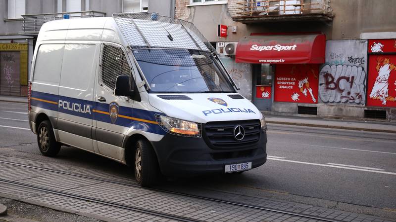 Ukrajinec, osumljen tihotapljenja migrantov, prijet pri Topuskem