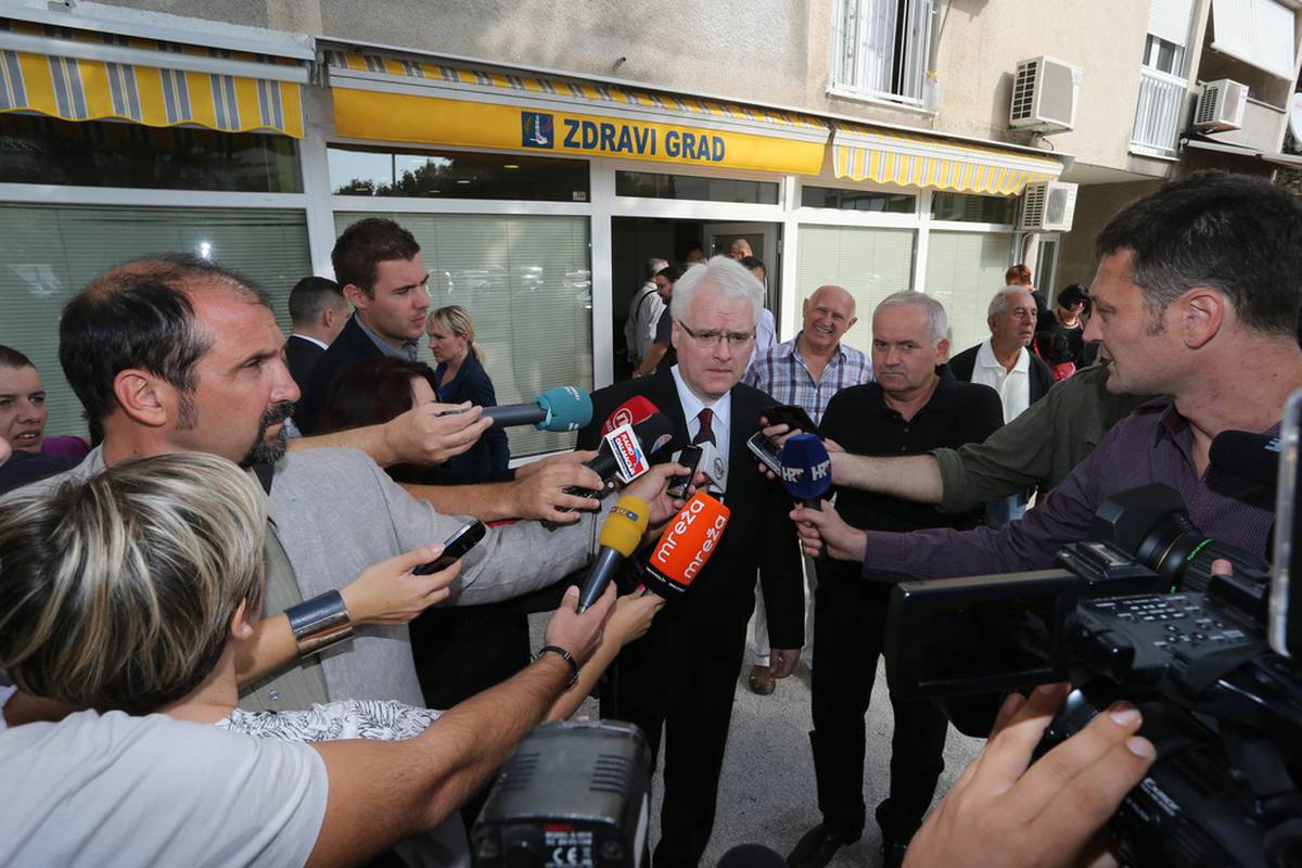 Ivo Josipović mora zaustaviti javnu hajku na Dejana Jovića