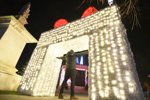 Bjelovar: Grad nikad ljepši u blagdanskom ruhu, a i advent je naraskošniji ikad