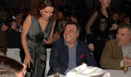 Estrada se i dalje oprašta od Halida Bešlića, a Severina je to učinila vrlo jednostavno...