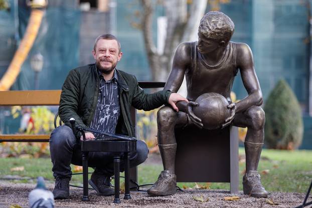 Zagreb: Glazbenik Matija Dedić