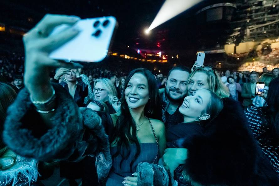 Hauser turnejom 'Rebel with a Cello' oduševljava Europu: Ide u Rim i Milano, a onda i u Zagreb
